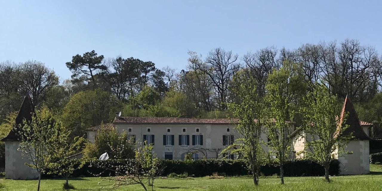 Bed and Breakfast Le Manoir De Nabinaud Exterior foto